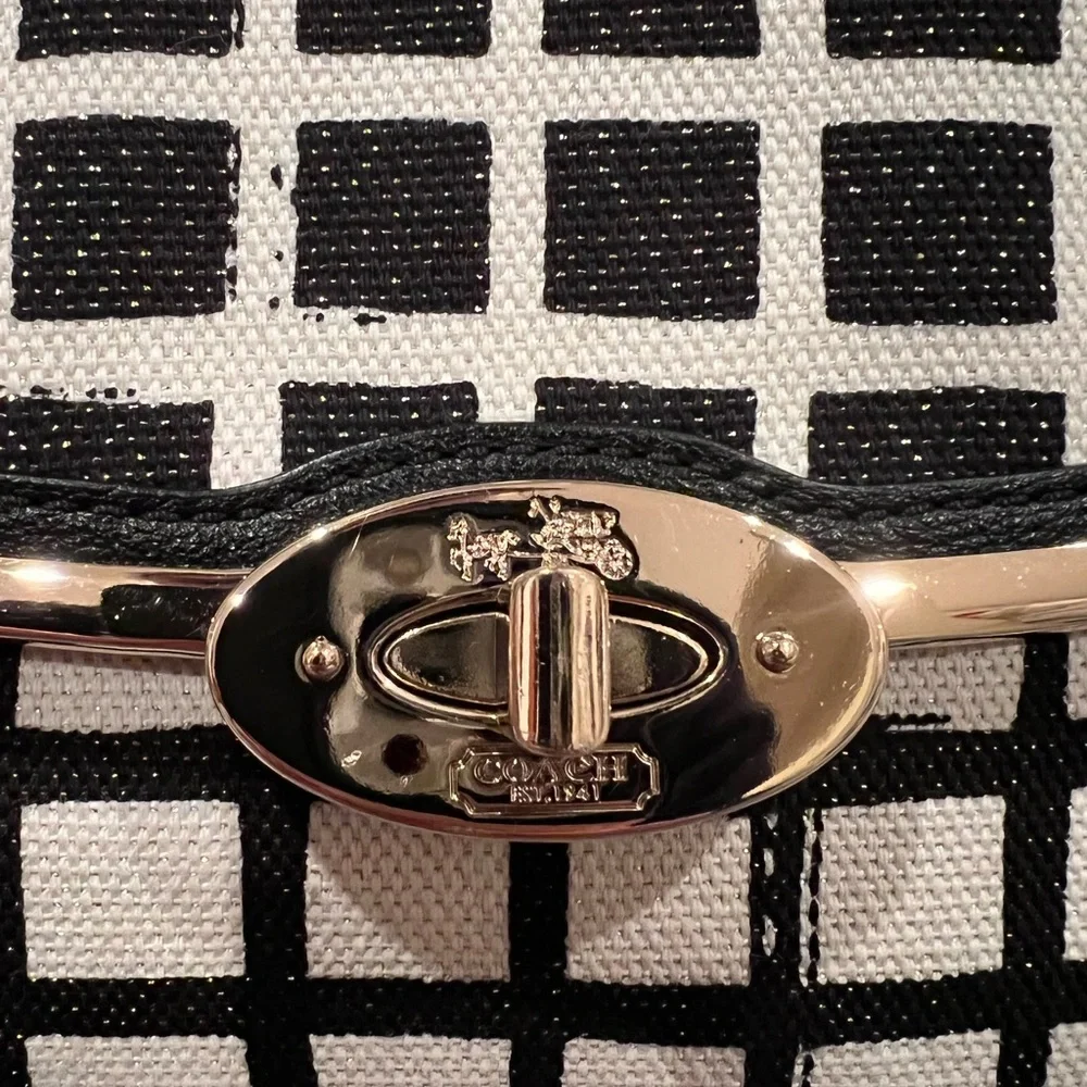 COACH Crossbody Bag - Picture 8 of 10